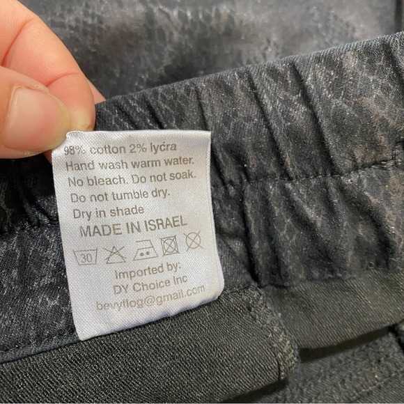 BEVY FLOG Black Cropped Pants - Picture 8 of 9